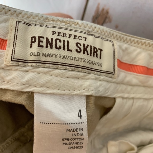 Old navy perfect pencil khaki shirt size 4 - Picture 2 of 3